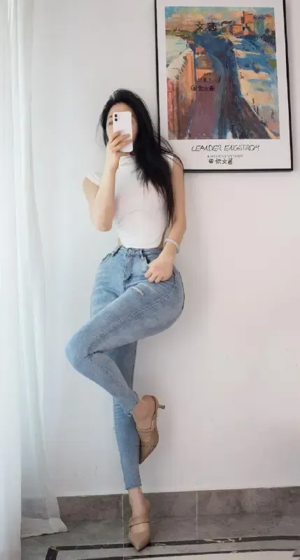 Cool文茜 –  性感紧身牛仔裤 【11P】